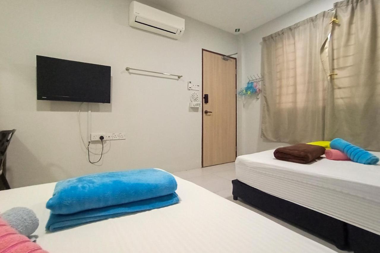 Hom2Rex Kuching Homestay Taman Timberland Kültér fotó