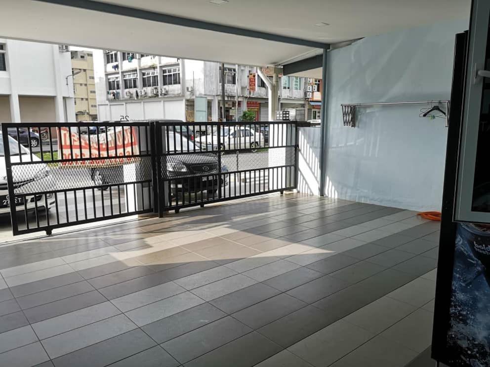 Hom2Rex Kuching Homestay Taman Timberland Kültér fotó