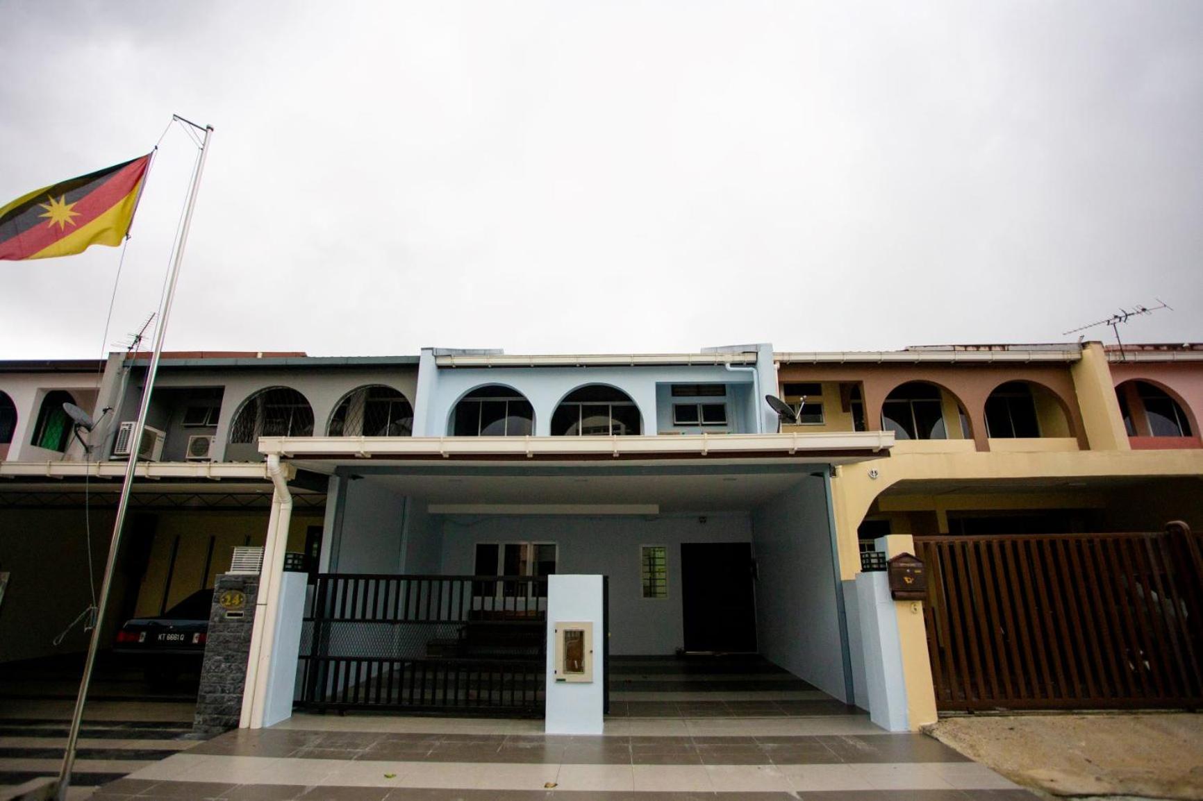 Hom2Rex Kuching Homestay Taman Timberland Kültér fotó