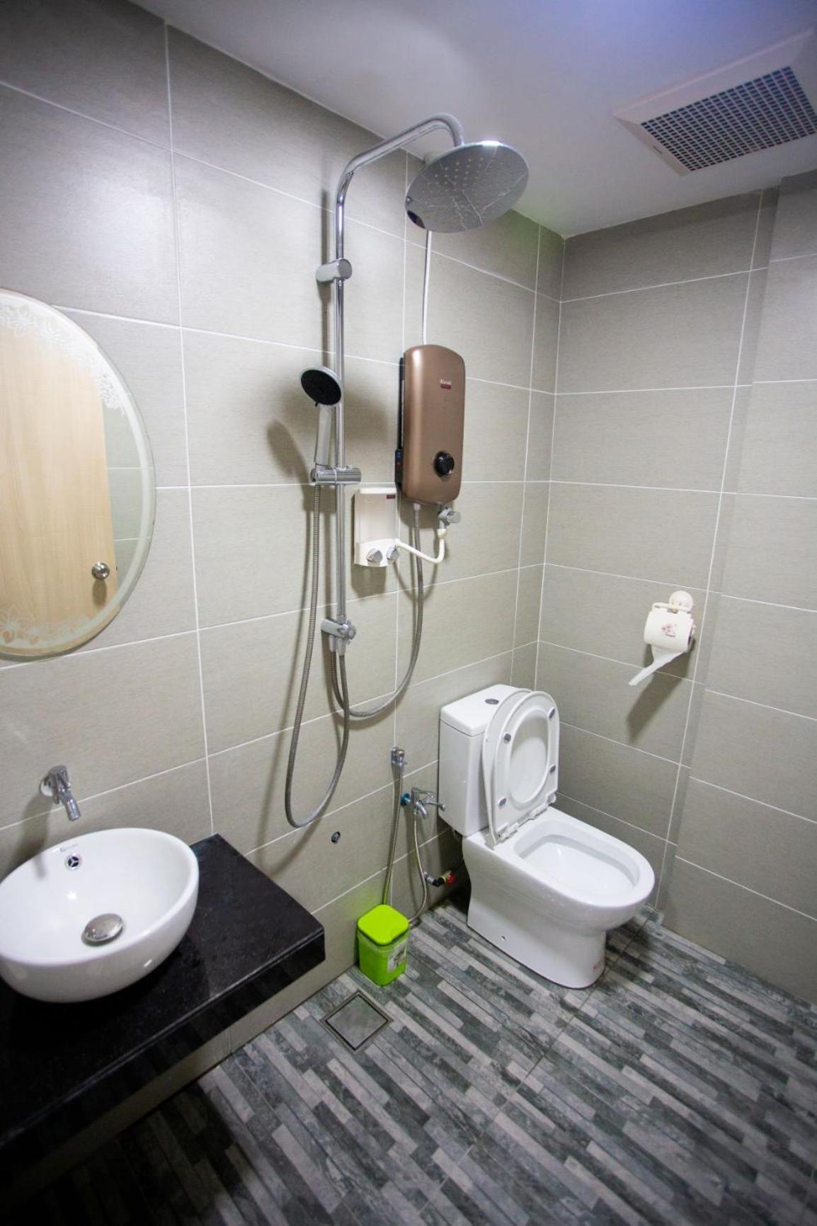 Hom2Rex Kuching Homestay Taman Timberland Kültér fotó